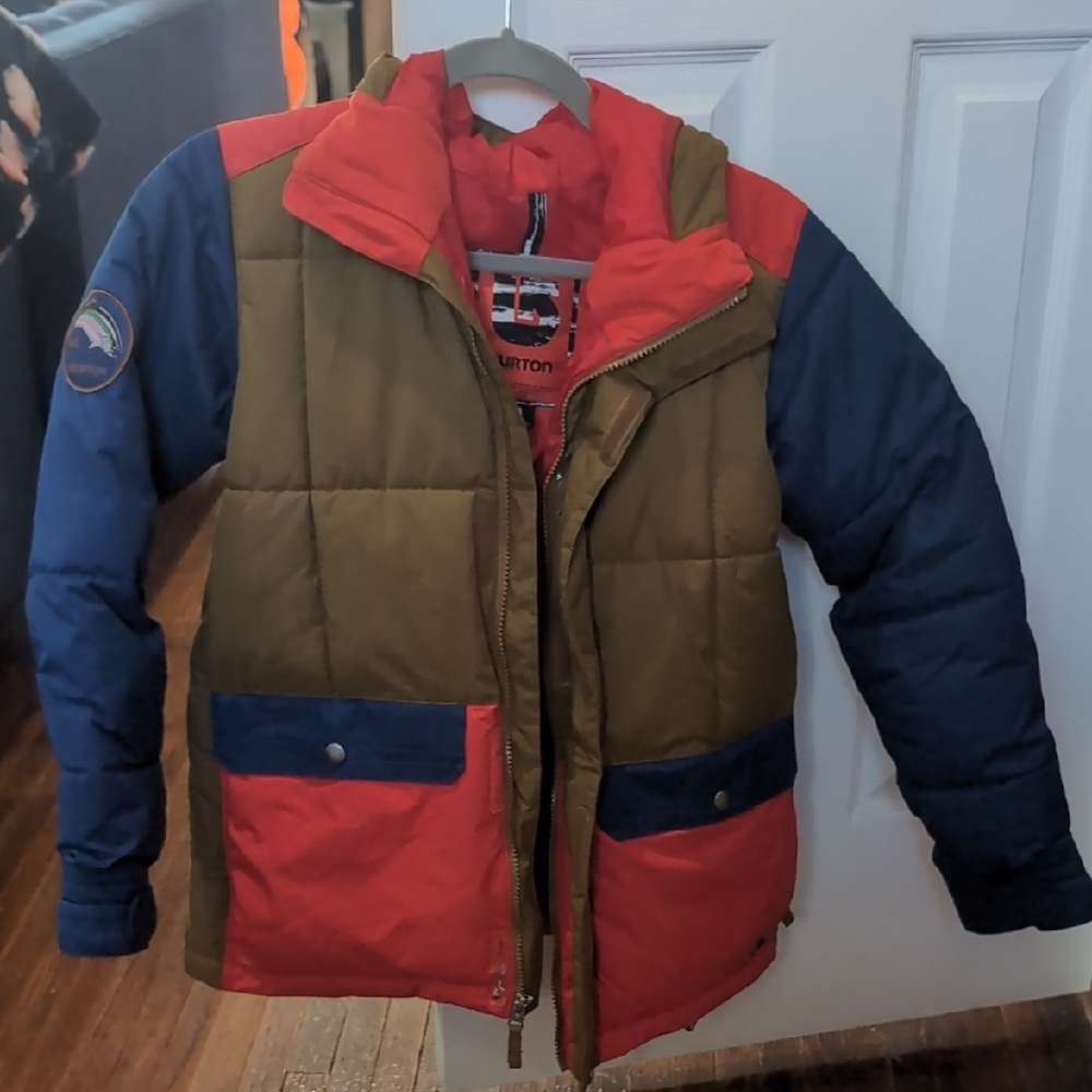 Colorful Puffer Jacket with Hood and Color Blocking